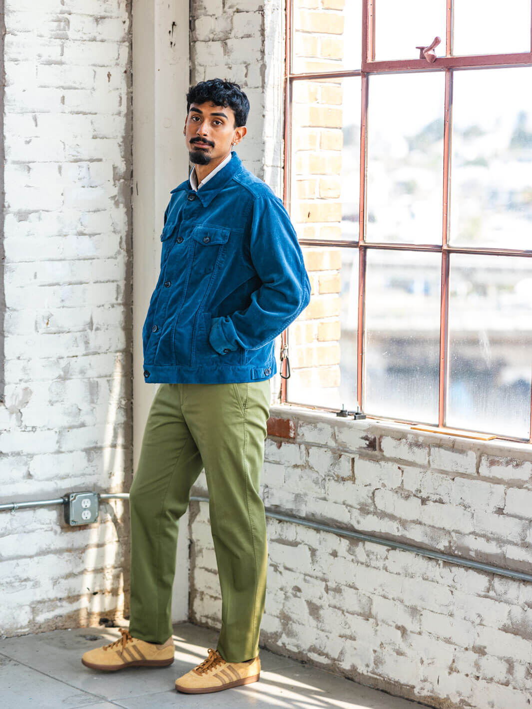 Teal Blue Corduroy Trucker Jacket 46 US (56 EU) Teal Blue Corduroy Trucker Jacket 46 US (56 EU)