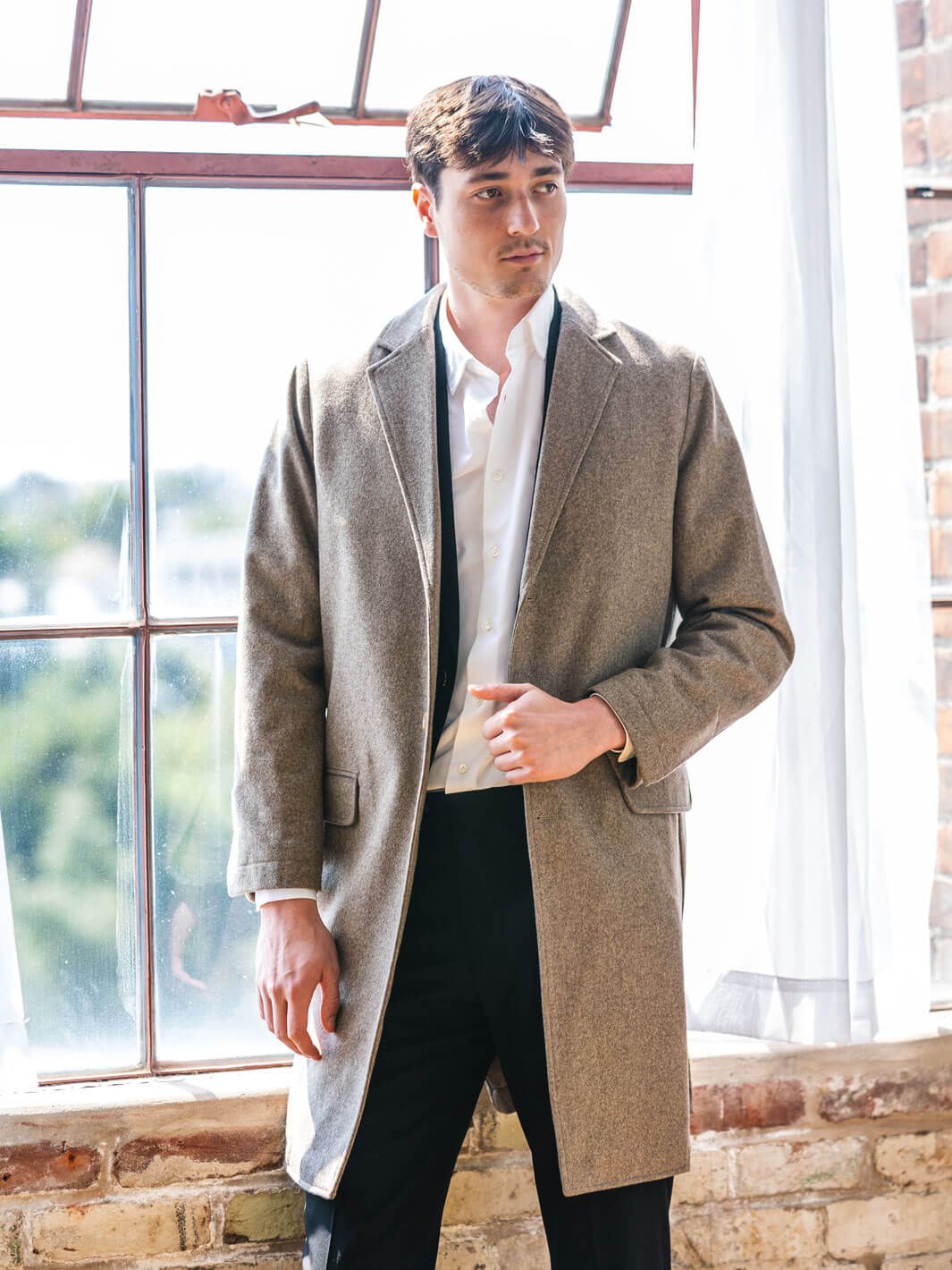 overcoat with dress shirt Men's Outfit: Navy Overcoat, White Dress Shirt, Black Dress Pants, Black Leather Derby Shoes