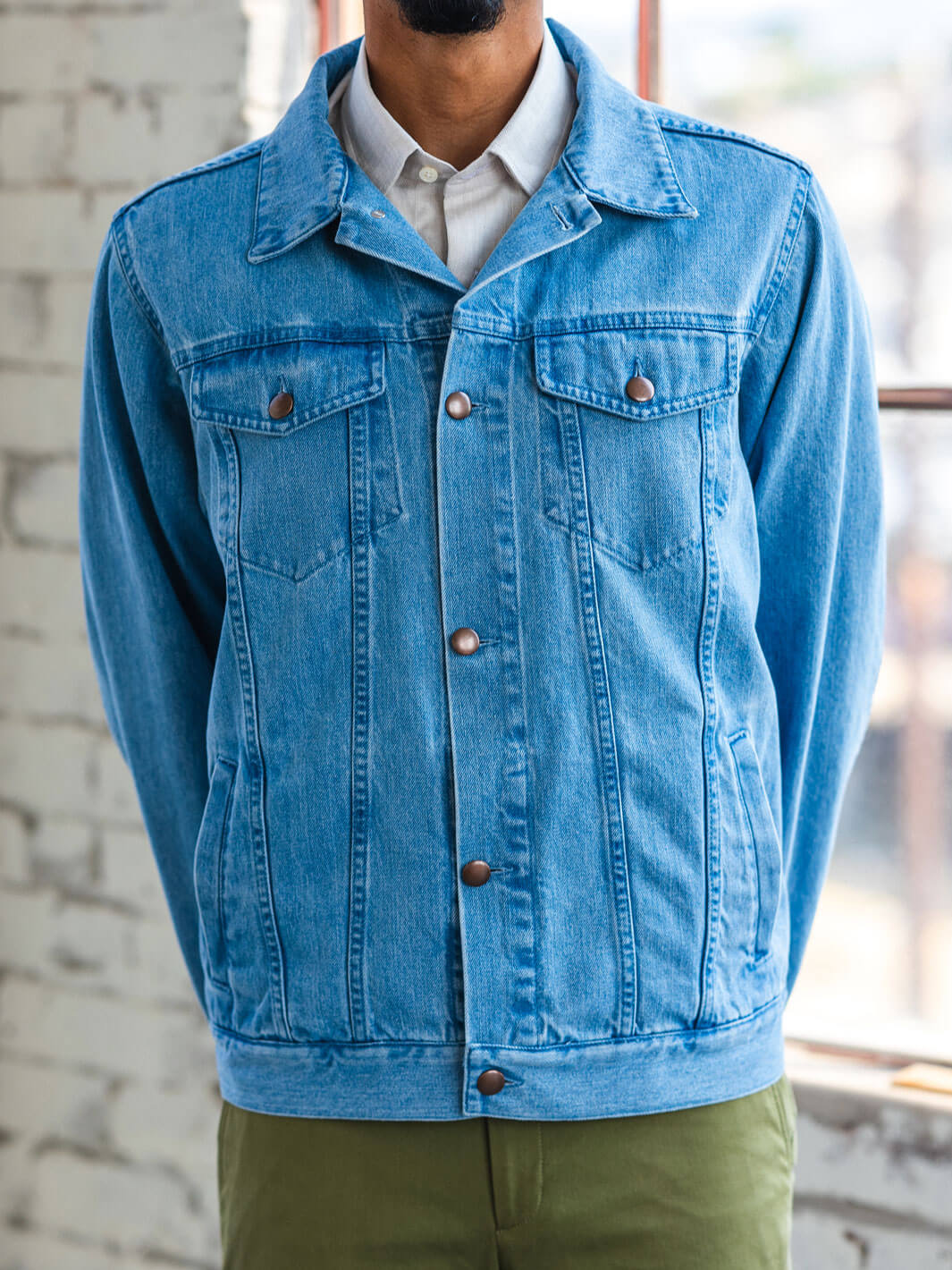 Light Blue Classic Denim Trucker Jacket 42 US (52 EU) Light Blue Classic Denim Trucker Jacket 42 US (52 EU)