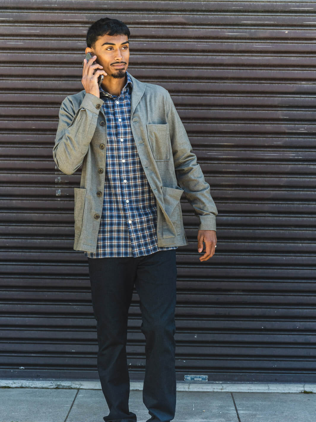 overshirt with dress shirt The overshirt: between shirt and jacket